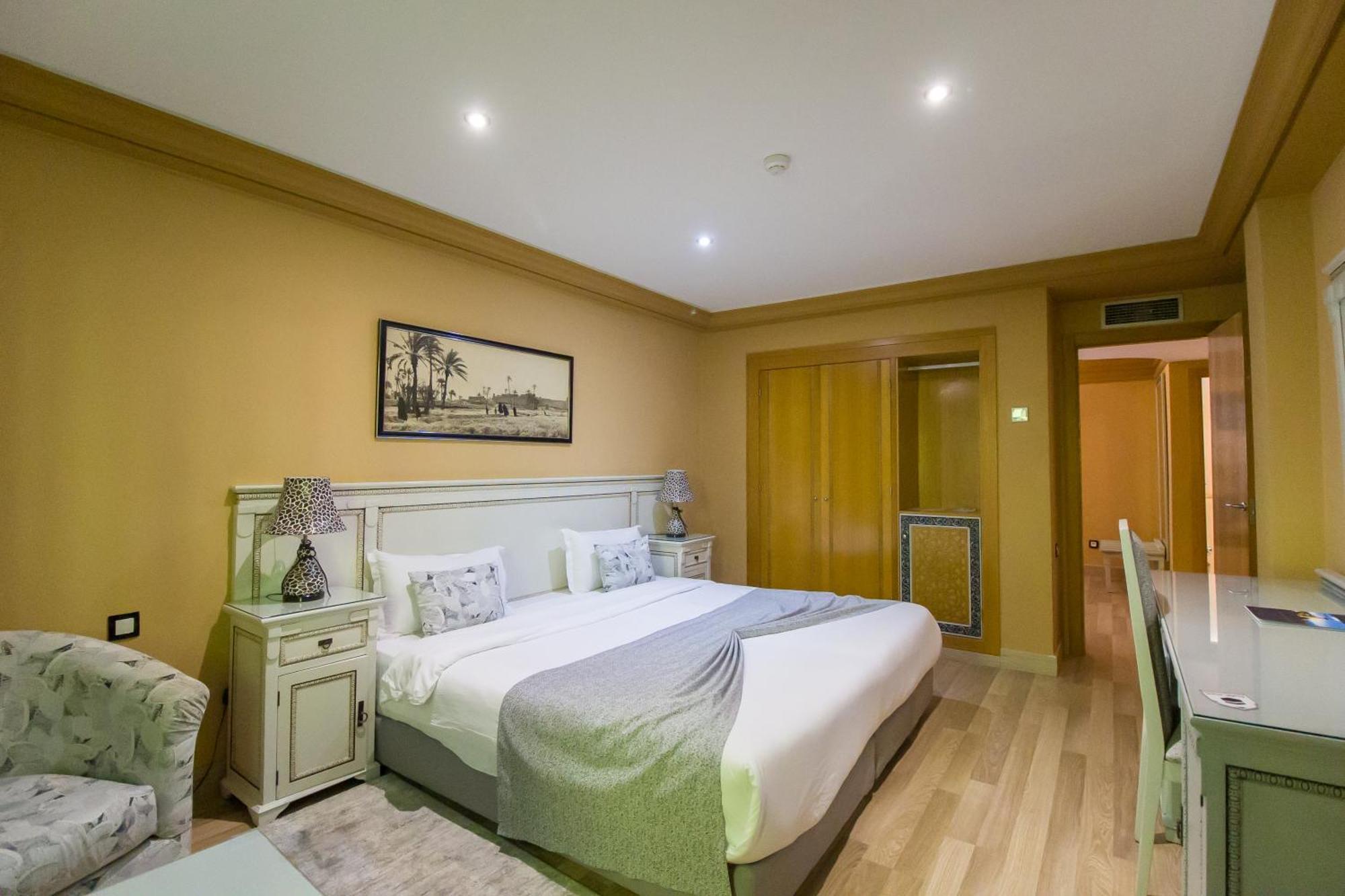 Hotel El Oumnia Puerto & 4*